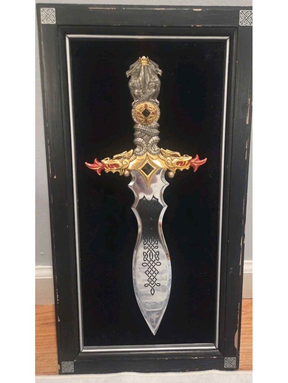 The Dragon Master's Dagger By Greg Hildebrandt and the Franklin Mint Fixed Blade